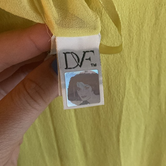 Silk Diane von Furstenburg shirt dress w/pockets! - Picture 5 of 8